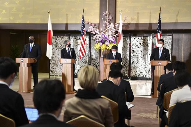 日本与美国去年在东京举行「2＋2」会谈。（摘自新华社）