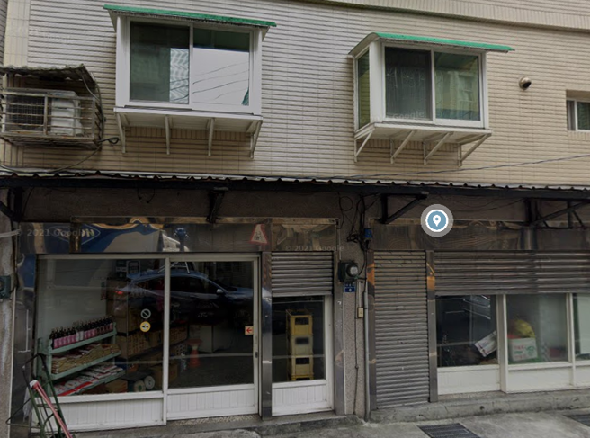 街景显示，接洽《苹果新闻网》的新海环球公司，登记地址就在邻近基隆港的老社区内。（翻摄Google Map）