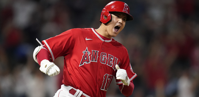 大谷翔平在9局下半挥出追平3分炮(美联社)