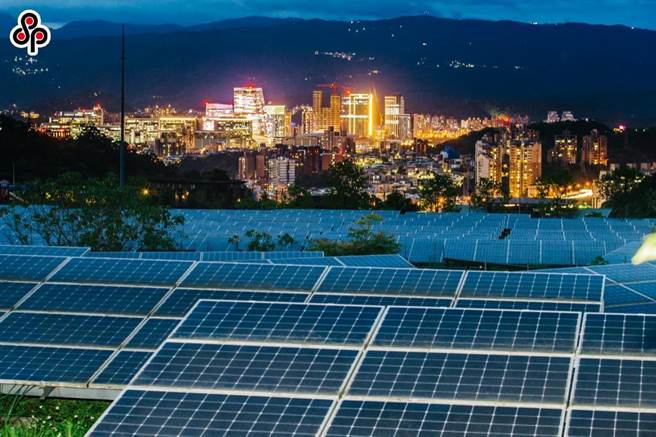 多个环保团体今天声明指出，在净零排放的愿景下，呼吁「工业部门与用电大户应优先调涨」，暂缓一般民生调涨。（报系资料照）