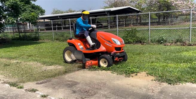 31歲的阿漢，參加學校公益彩券回饋金計畫的就業前成長團體，畢業後順利找到農委會畜產試驗所工作。（雲嘉南分署提供／劉秀芬台南傳真）