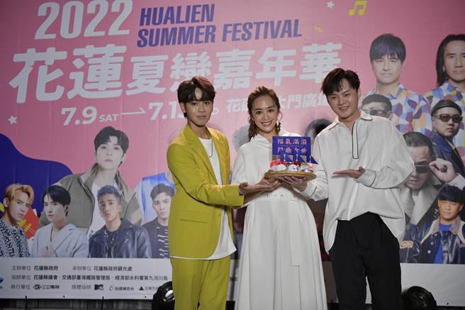 鼓鼓吕思纬（左起）、舞思爱、许富凯。（花莲县政府提供）