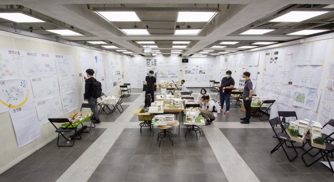 經歷踏查後的「水南嵌、好生活2050」小住宅設計專案成果展。 （中原大學提供）