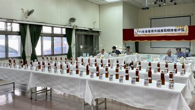 今年有46位蜂农报名。（东山区农会提供／张毓翎台南传真）