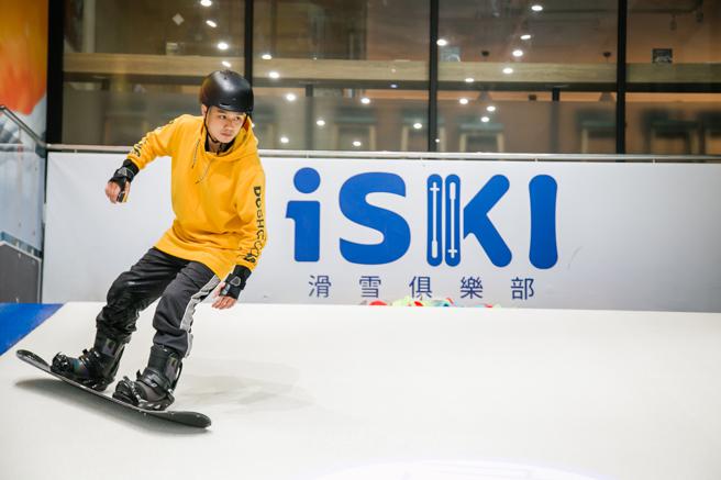 全台百货首家专业滑雪场「iSKI滑雪俱乐部」，将于7月17日在Global Mall桃园A19正式登场。(Global Mall提供)