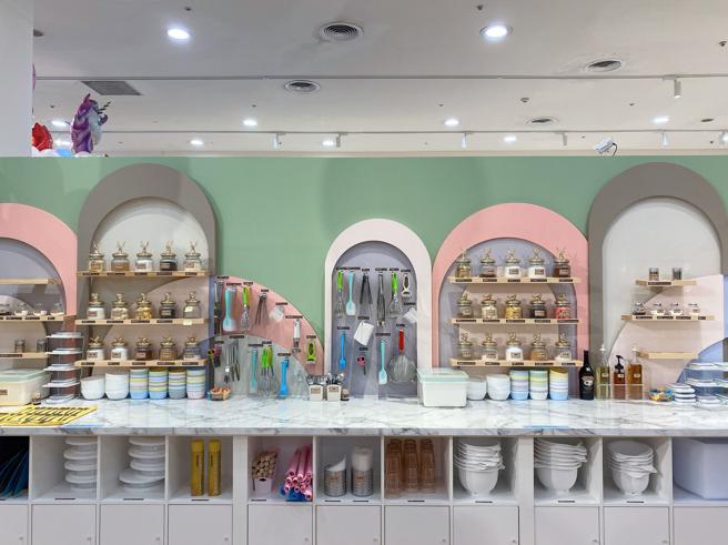 Global Mall新北中和近期改装原三楼亲子乐园、玩具区近千坪空间，更引进「Home.焙小日子」的亲子手作烘焙教室。（Global Mall提供）