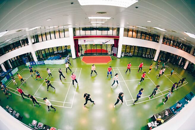 鼓励健康运动风气，阳明海运定期举办运动课程。图／业者提供