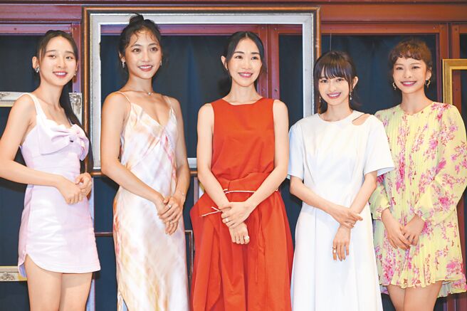 李沐（左起）、林映彤、姚吉慧、葛盈瑄、叶星辰昨出席植剧场2茁剧场女卡司记者会。（三禾行销提供）