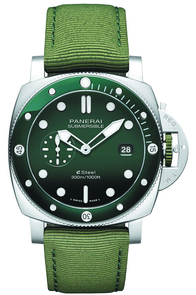 沛纳海Submersible QuarantaQuattro腕表Pam1287，採用eSteel回收钢材，表径44mm，34万1000元。（Panerai提供）