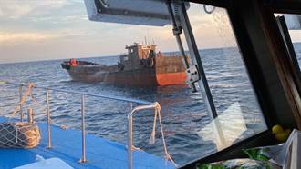 大陸漁船苗栗外海越界出沒 台中海巡隊押回4人法辦