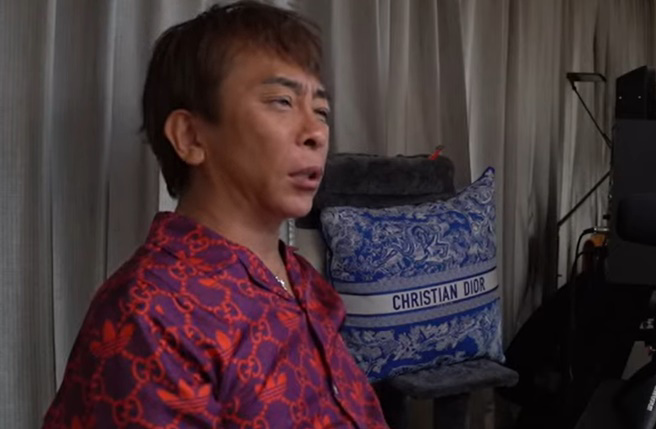 松浦勝人開直播狂酸日本多位女藝人。(松浦勝人【max matsuura】YouTube)