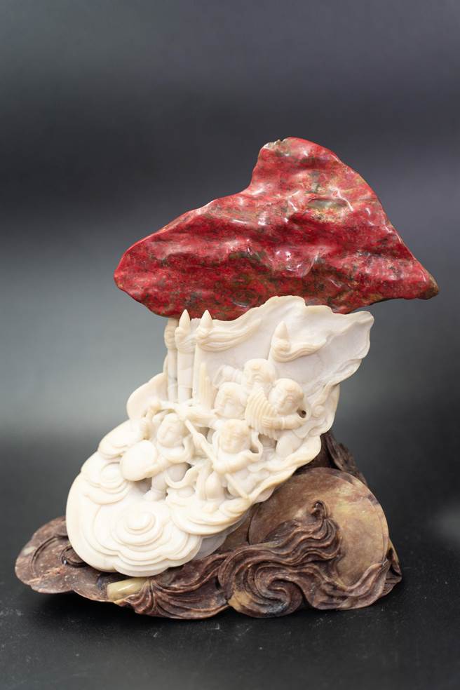 行政执行署新竹分署受嘱托拍卖红富海案扣押财物，8月分将举行第3波拍卖，包括多件珍贵鸡血石雕件。（新竹执行分署提供／谢明俊苗栗传真）