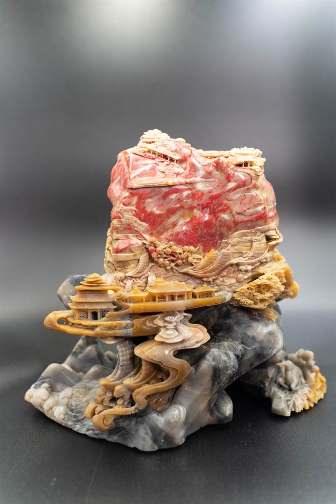 行政执行署新竹分署受嘱托拍卖红富海案扣押财物，8月分将举行第3波拍卖，包括多件珍贵鸡血石雕件。（新竹执行分署提供／谢明俊苗栗传真）