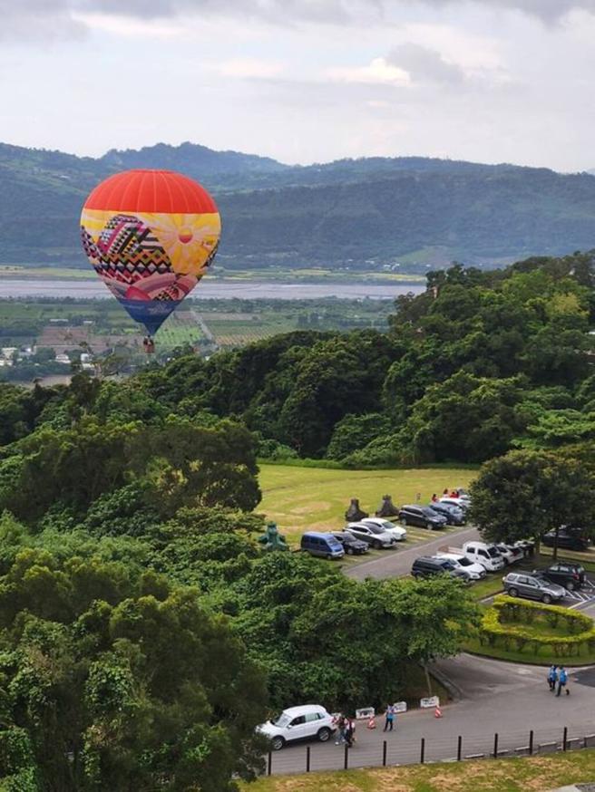 今年邀请到约20颗首次登陆臺湾的造型球，每周都有新球登场。　图：臺东县政府交通及观光发展处／提供