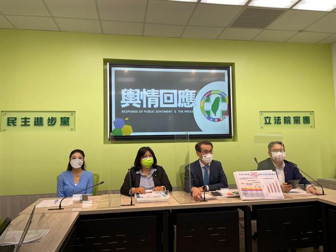 民進黨立院黨團今開輿情回應記者會，媒體關注「金廈大橋」議題。（葉書宏攝）