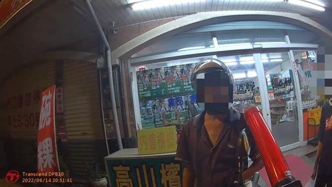 謝男確診不但趴趴走還酒駕，遭員警攔查、欲帶回派出所時才坦白一切。（中埔分局提供∕呂妍庭嘉義傳真）