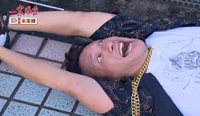 高山峰認真經營角色，向網友徵求台客語錄。（翻攝自三立台劇臉書《一家團圓》影片）