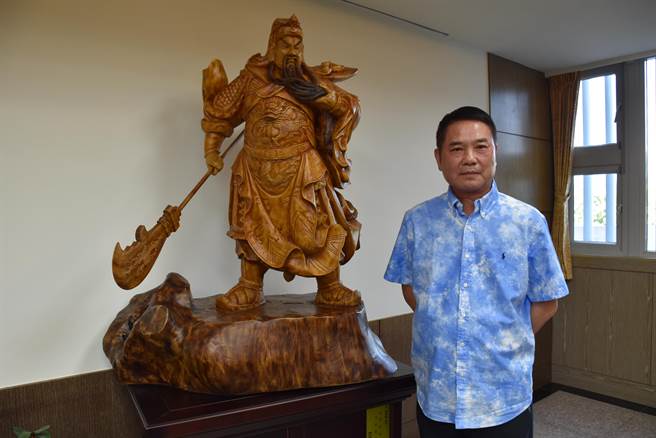 国民党主席朱立伦22日约见苗栗县议长锺东锦劝退，让锺东锦发出无奈明月照沟渠之憾。（谢明俊摄）