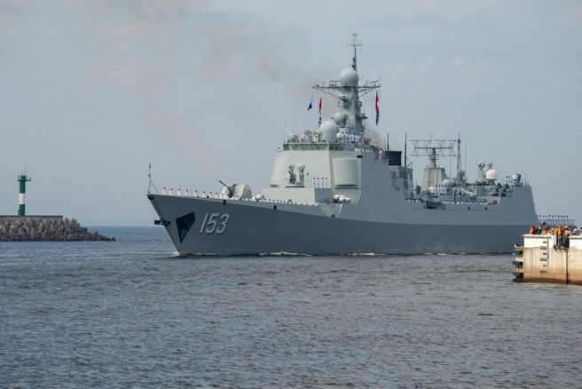 海上自衛隊6月21日上午9時左右，在日本沖繩縣與那國島北方約220公里海域，發現正朝南航行的中國海軍056型飛彈護衛艦，接著又在同日深夜11時左右，在與那國島北方約210公里海域，發現朝南航行的中國海軍052C型飛彈驅逐艦。(示意圖／shutterstock)