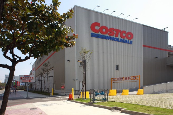 「飞飞想3」享有南崁成熟生活圈，好事多等大型商场林立。(图/飞飞想3提供)