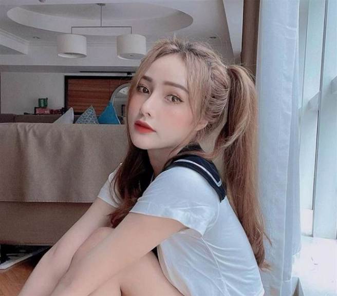 越南性感DJ Jenny Yến。(图/ 摘自Jenny Yen IG)