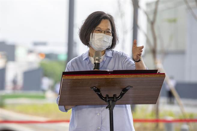 总统蔡英文表示，公道三路虽仅500公尺，民眾盼了30年才终于等到完工。（资料照／罗浚滨摄）