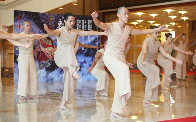 优人神鼓将在9月推出大型创作《转山》，由刘若瑀担任导演、艺术总监黄志群担任编舞和作曲，将透过异地共演打造全新美学。（张铠乙摄）