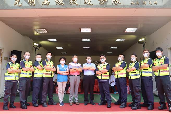 光明分队原仅有4名高级救护技术员，去年增至8名，今年该分队正式升级为高级救护分队。（邱立雅摄）