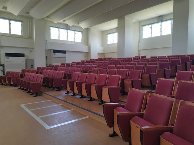 農水署臺灣嘉南瑠公國際農業旱作灌溉試驗教育中心大樓已於3月完工驗收，內有百人大階梯教室。（劉秀芬攝）