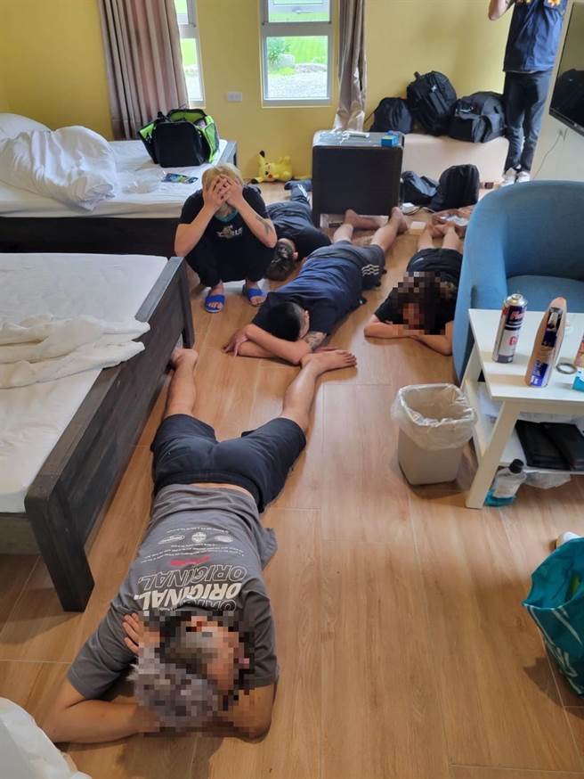 警方兵分多路进行攻坚，共破获3处洗钱水房，逮捕48名嫌犯。(翻摄照片／林郁平台北传真）