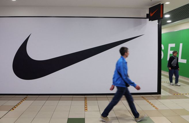 Nike在一封電子郵件聲明宣布，全面退出俄羅斯市場。（圖／路透社）