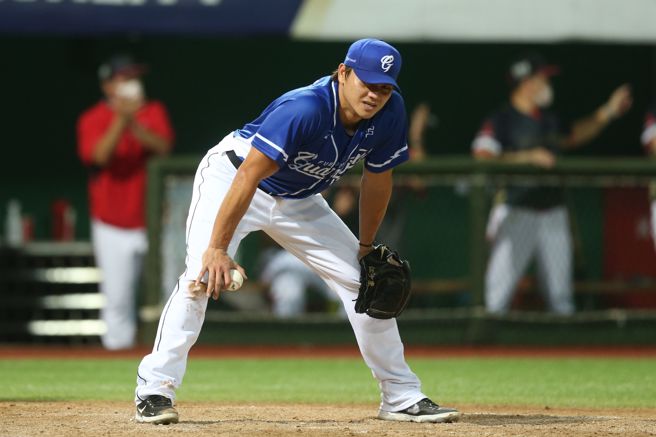 富邦悍將江少慶生涯面對味全龍勝場仍未開張。（杜宜諳攝）