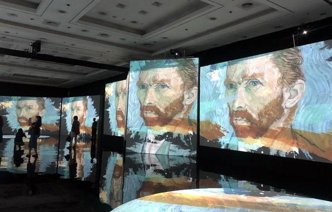 「再见梵谷─光影体验展」首度在台南新光三越中山店展出。陈惠珍摄