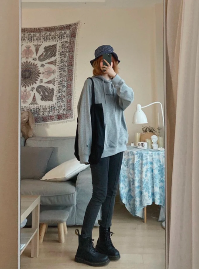 许多女性网友坦言，自己也会像原PO女友一样把马汀鞋当成雨鞋。（翻摄自Dcard）