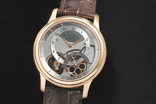独立制表师Romain Gauthier的Prestige HMS红金腕表，308万元。（瑞博品提供）