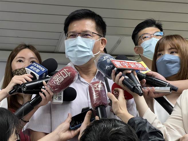 陈时中来得及搭火车就上 林佳龙：我习惯准时到站。林佳龙办公室提供