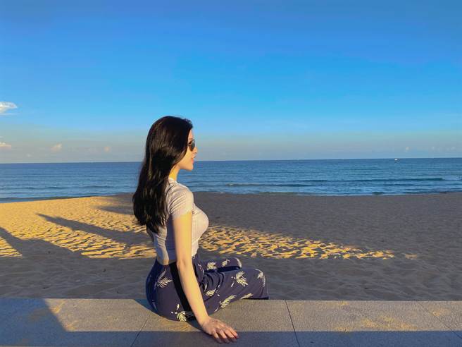 虽然这几年在国外生活，但她最爱的还是澎湖；小时候就爱看海，因为澎湖是妈妈的故乡，对这里有难以言喻的归属感。（陈品勋提供）