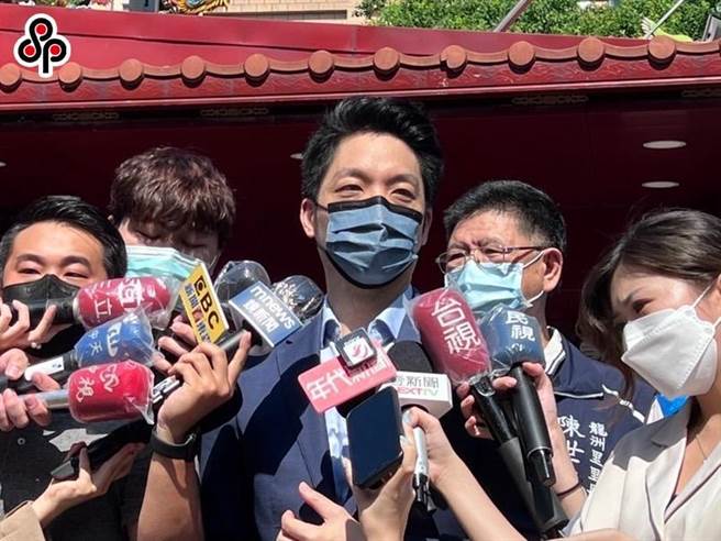 蒋万安今天参与妇女救援基金会办理的《家庭暴力潜藏黑数多，暴力防治需要友善路人甲》记者会。（报系资料照）