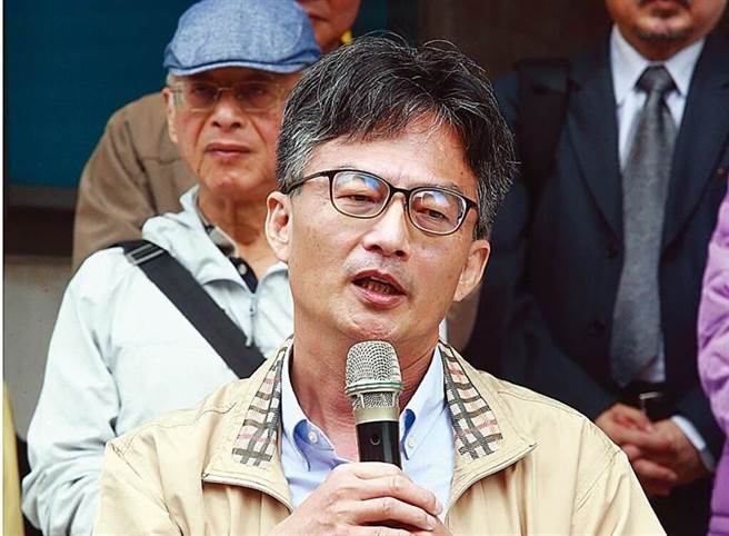 2020年医师苏伟硕频频发表反莱猪言论、遭卫福部认定为谣言提告，高雄地检署24日侦结，认定苏的言论纵然有耸动不实、过度渲染的地方，但非全然恶意，尚难成立犯罪，处分不起诉。（本报资料照片／袁庭尧高雄传真）