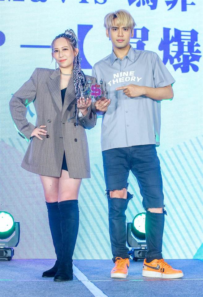 玛菲司（左）今发片好友陈零九现身力挺。（粘耿豪摄）