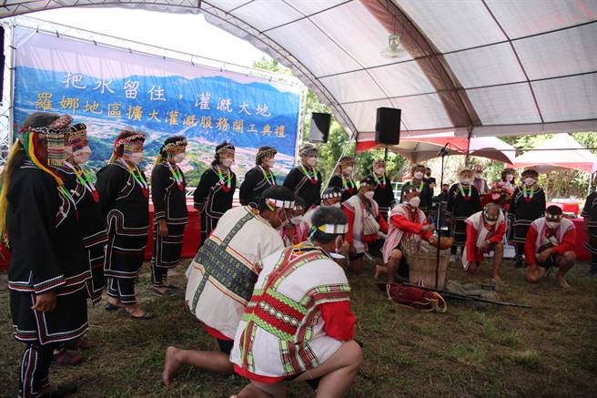 信義鄉羅娜地區擴大灌溉服務工程，24日舉行開工典禮。（信義鄉公所提供／廖志晃南投傳真）