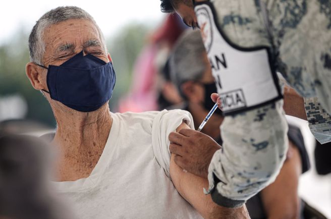 一名58岁男子辛格勒(Anthony Shingler)成了疫苗受害者之一。(示意图，非当事人／shutterstock)