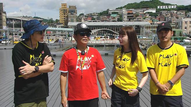 坤达（左起）、吴宗宪、舒子晨以及KID顶高温录《综艺玩很大》。（中视提供）