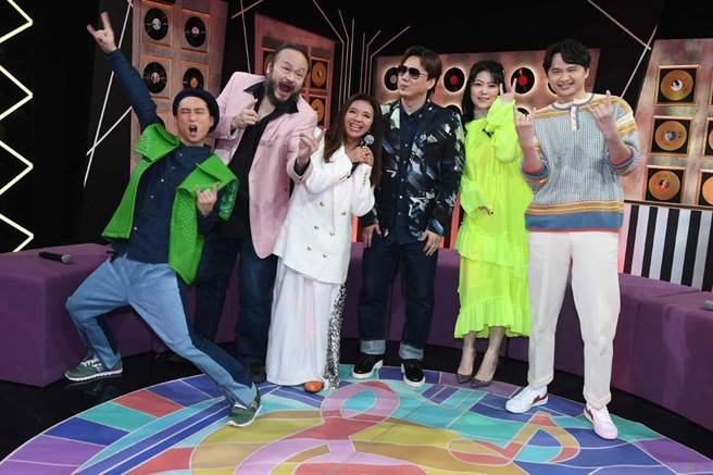 浩子（左起）、 謝宇威、許景淳、蕭煌奇、曹雅雯以及陳建瑋。（華視提供）