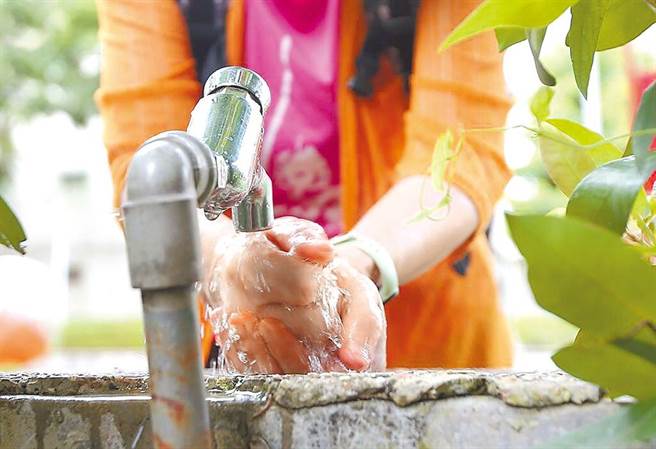 台湾出现首例猴痘确诊个案，南部一名20多岁的男子，从德国返台开始出现发烧、喉咙痛、身体出现红疹及鼠蹊部淋巴肿大。（示意图／本报资料照片）