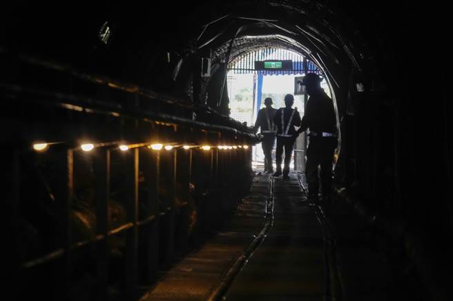 黄金博物馆本山五坑原有坑道依然保存完整。（黄子明摄）