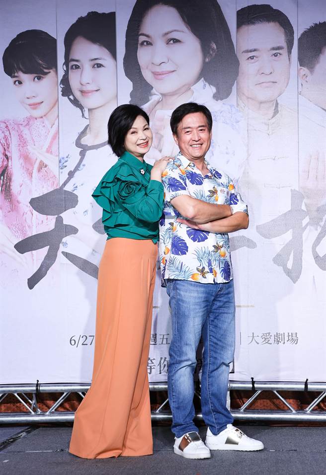 杨贵媚、检场今出席《天下第一招》新戏记者会。（罗永铭摄）