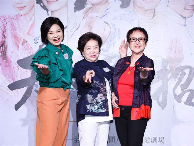 陈淑芳（中）出席《天下第一招》新戏记者会。（罗永铭摄）