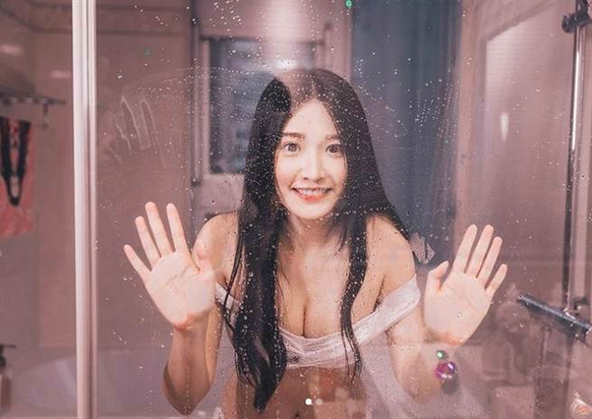 人氣網紅艾瑞絲。(圖/ 摘自艾瑞絲IG)