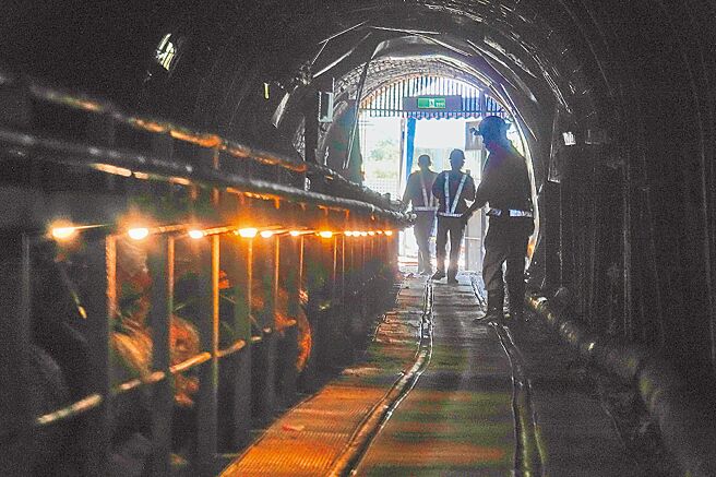 黄金博物馆本山五坑原有坑道依然保存完整。（黄子明摄）
